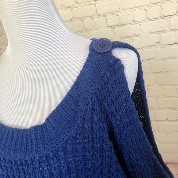 Foreign Exchange Cold Shoulder Sweater - Picture 5 of 8